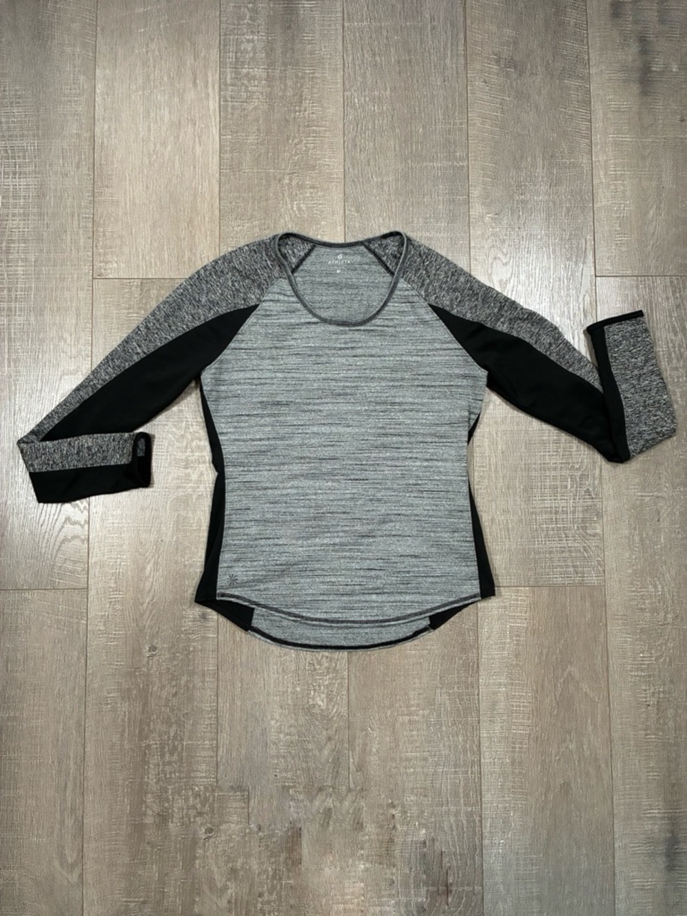 Athleta Activewear Crew Neck Long Sleeve Shirt Size M